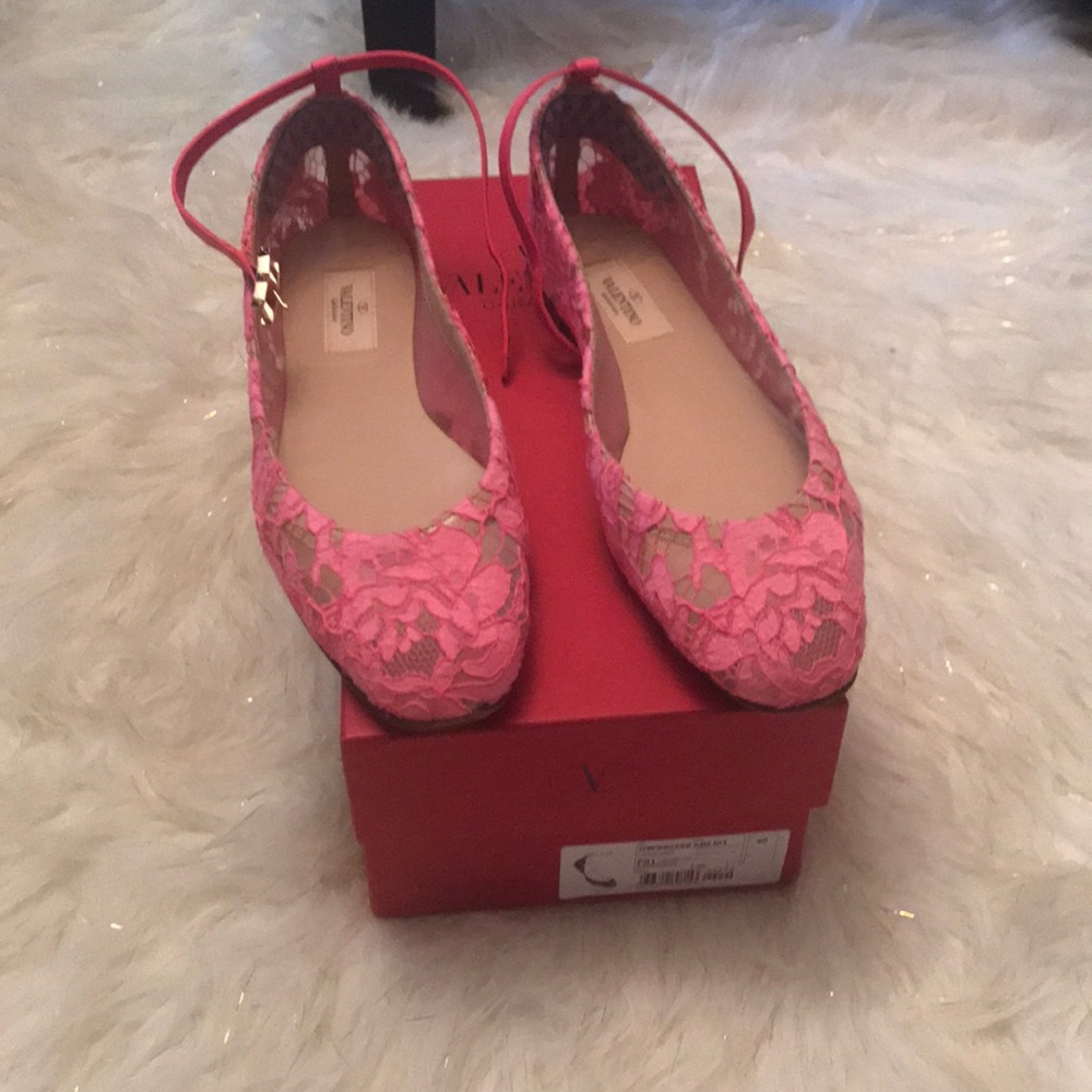 Z💯authentic Valentino Shoes 👠 today sale